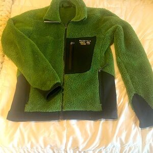 Mountain Hard Wear* Green Fleece Jacket *Womens size Medium
